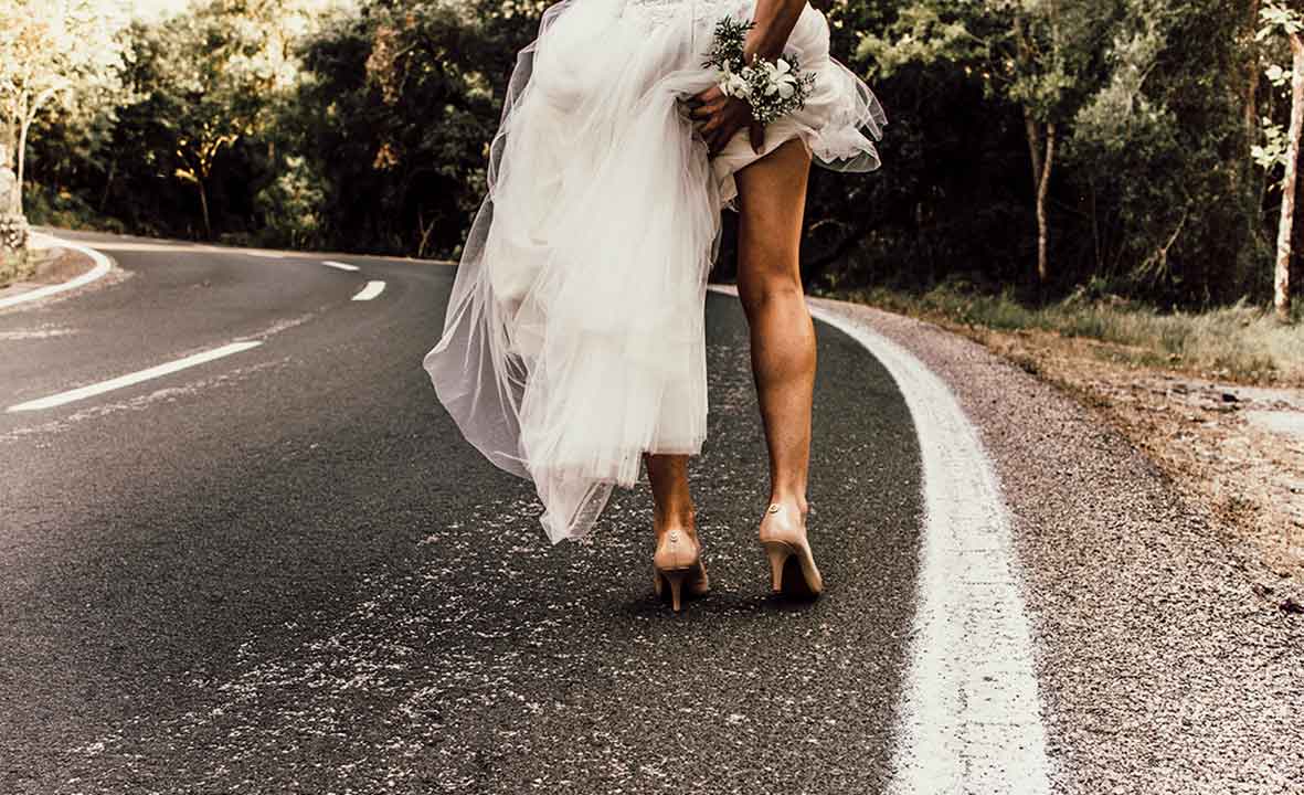 fotografos profesionales mallorca pareja boda carretera