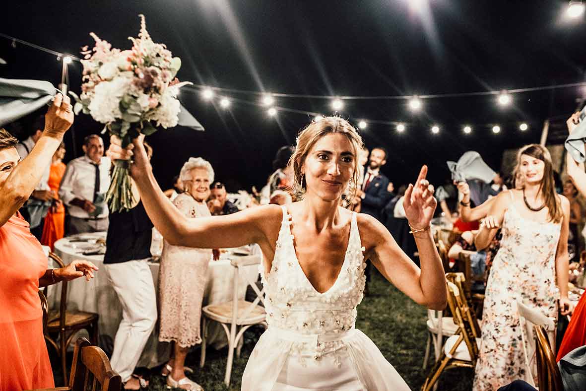 "ALT"wedding photographers in Mallorca dance