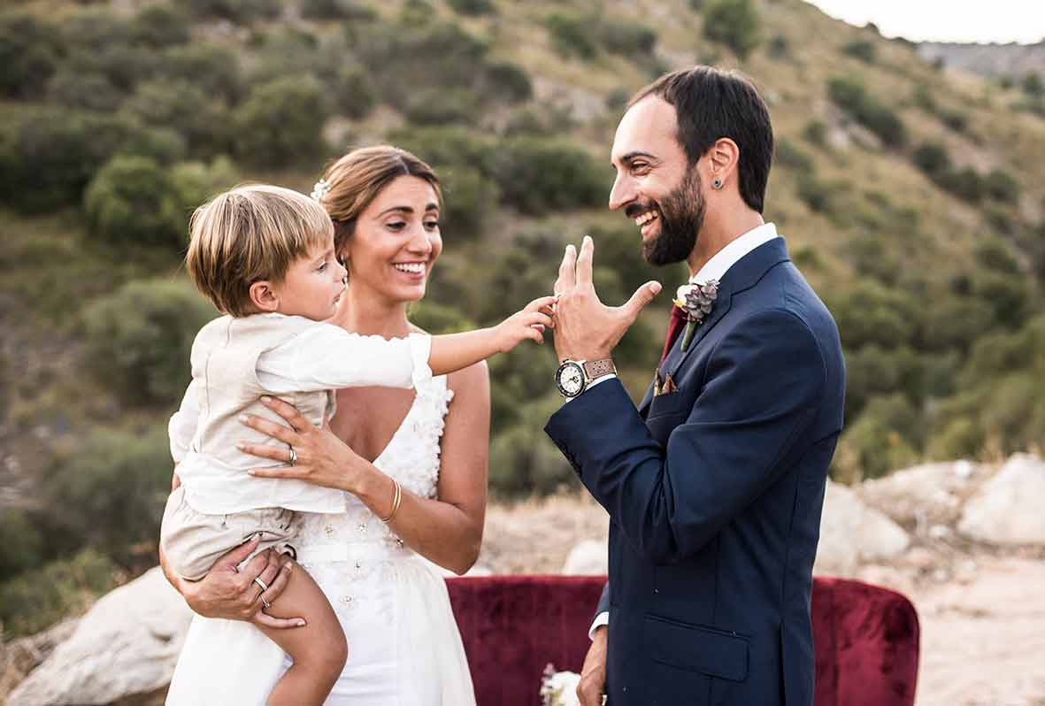 "ALT"wedding photographers in Mallorca ring moment