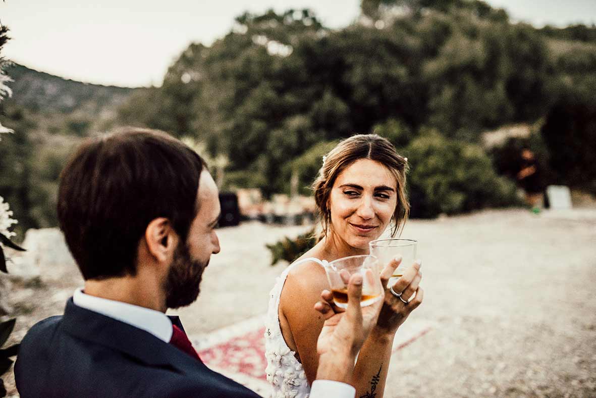 "ALT"wedding photographers in Mallorca sweet look