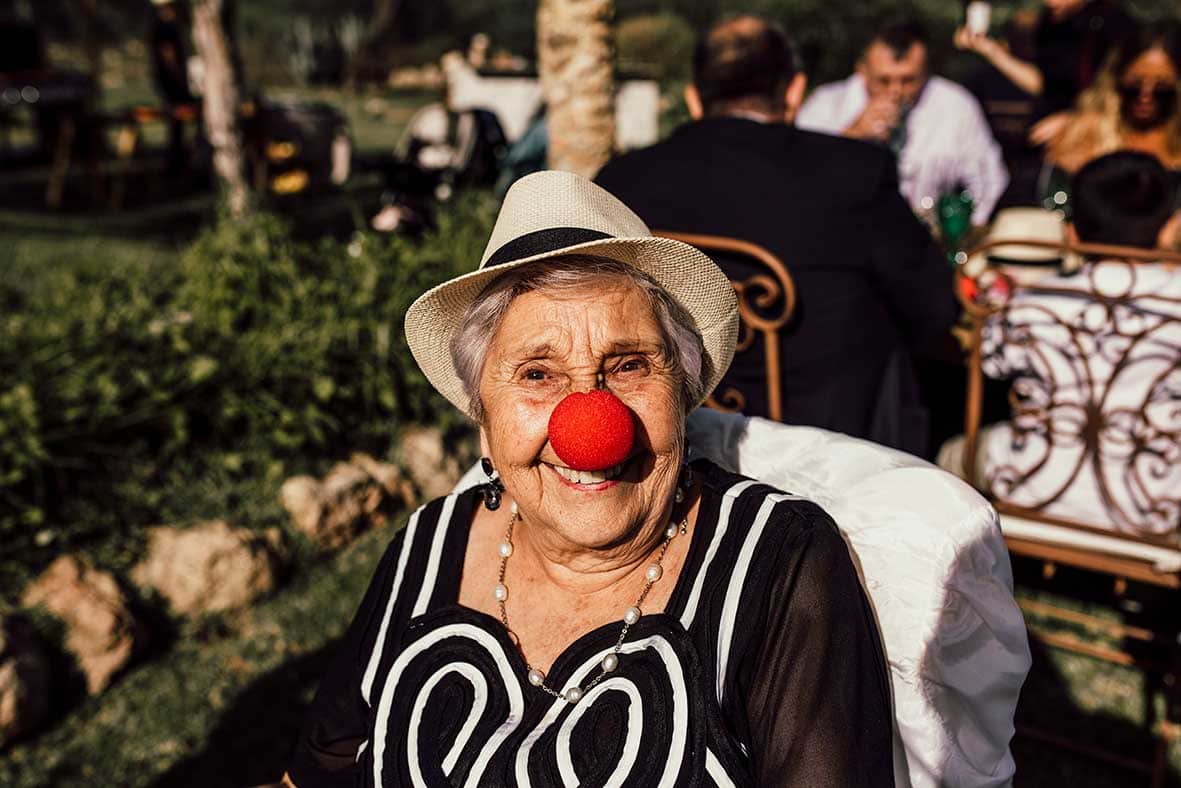 "ALT"wedding reportage in mallorca red nose 