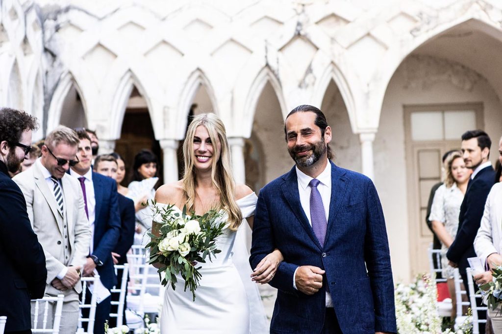 "ALT"fotógrafo de boda en Amalfi entrada novia 3"