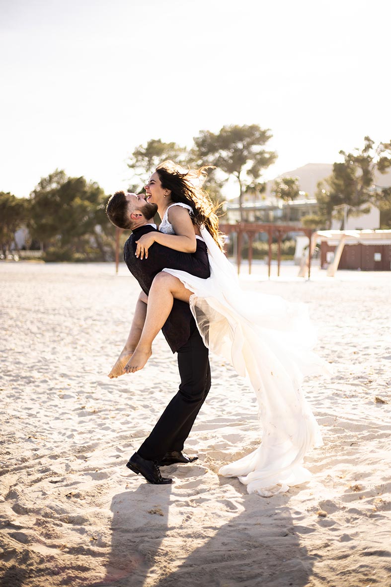 "ALT"postboda en Mallorca en brazos"