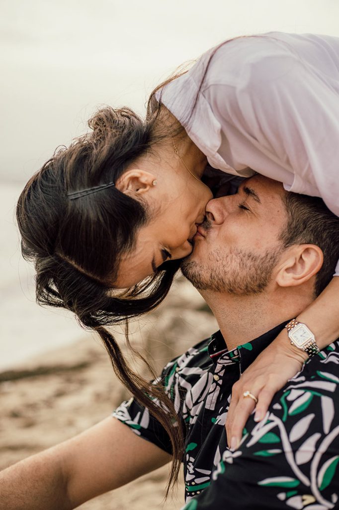 "ALT"fotografo de preboda en mallorca beso en la playa"