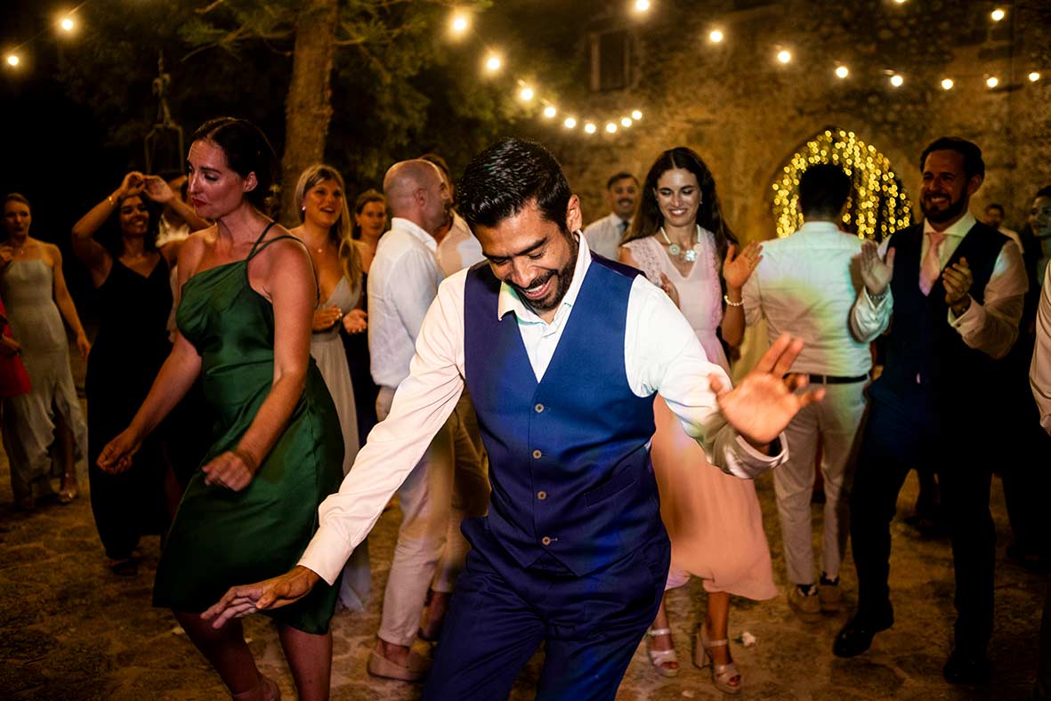 "ALT"boda mexicana en finca son maixella mallorca invitado bailando"