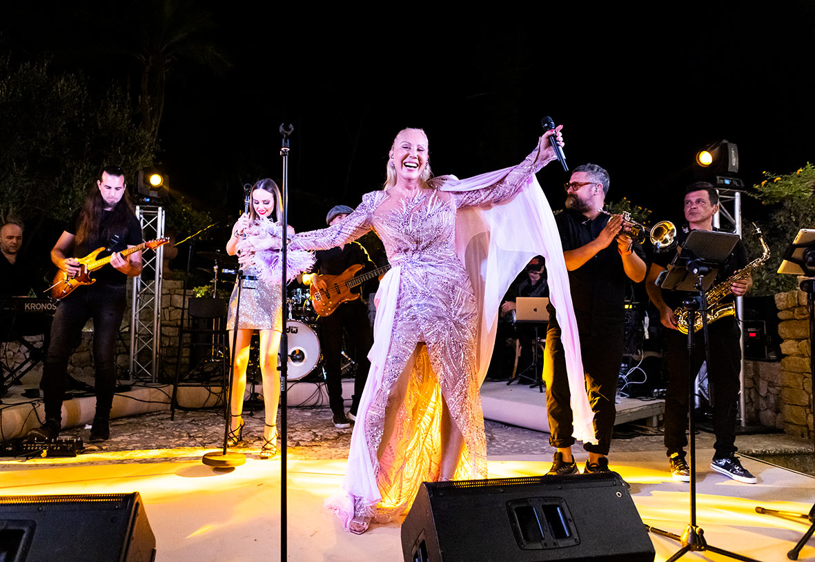 "ALT"boda lgtbi en mallorca concierto lepa brena"