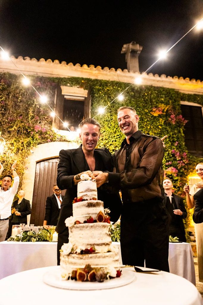 "ALT"boda lgtbi en mallorca tarta nupcial"