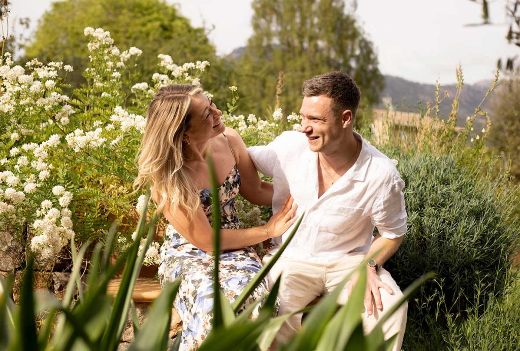 "alt"fotografia de preboda en mallorca risas"