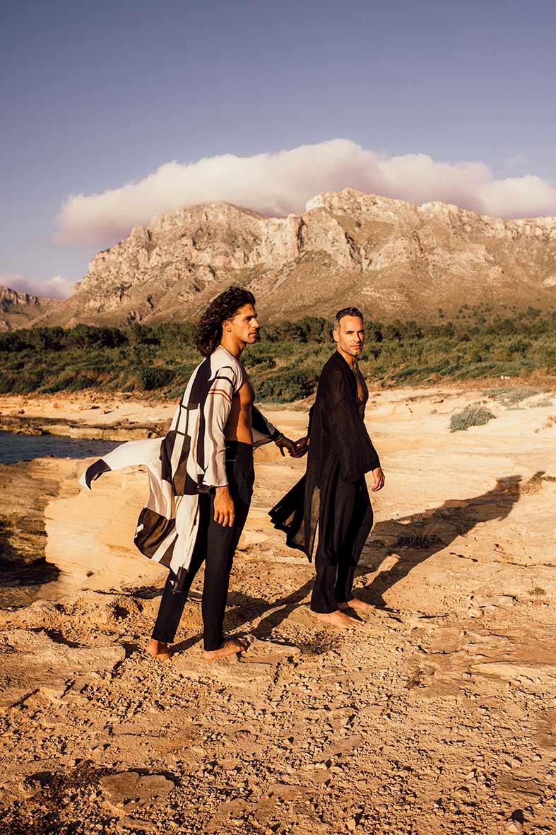 "alt"fotografo pedida de mano en mallorca montañas"