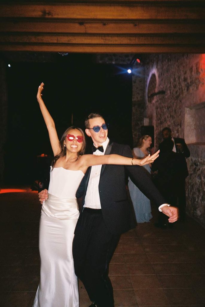 "alt"son togores boda en mallorca baile analogica"