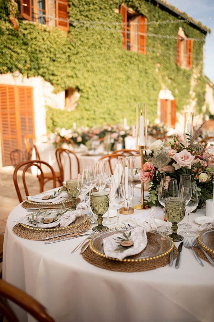 "alt"boda en finca las barracas mallorca banquete decoracion"