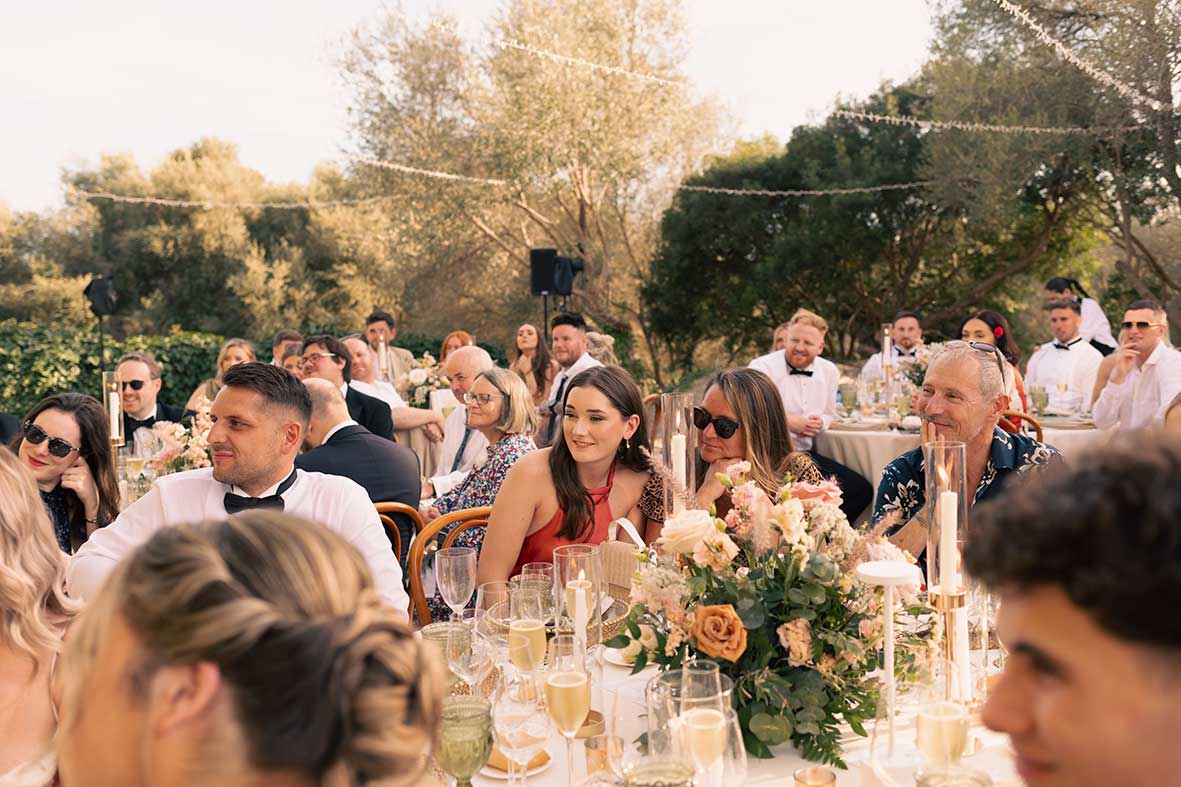 "alt"boda en finca las barracas mallorca invitadas cena"