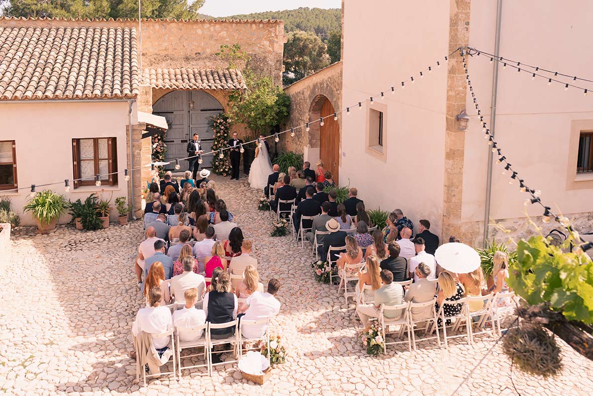 "alt"boda en finca las barracas mallorca ceremonia vistas"