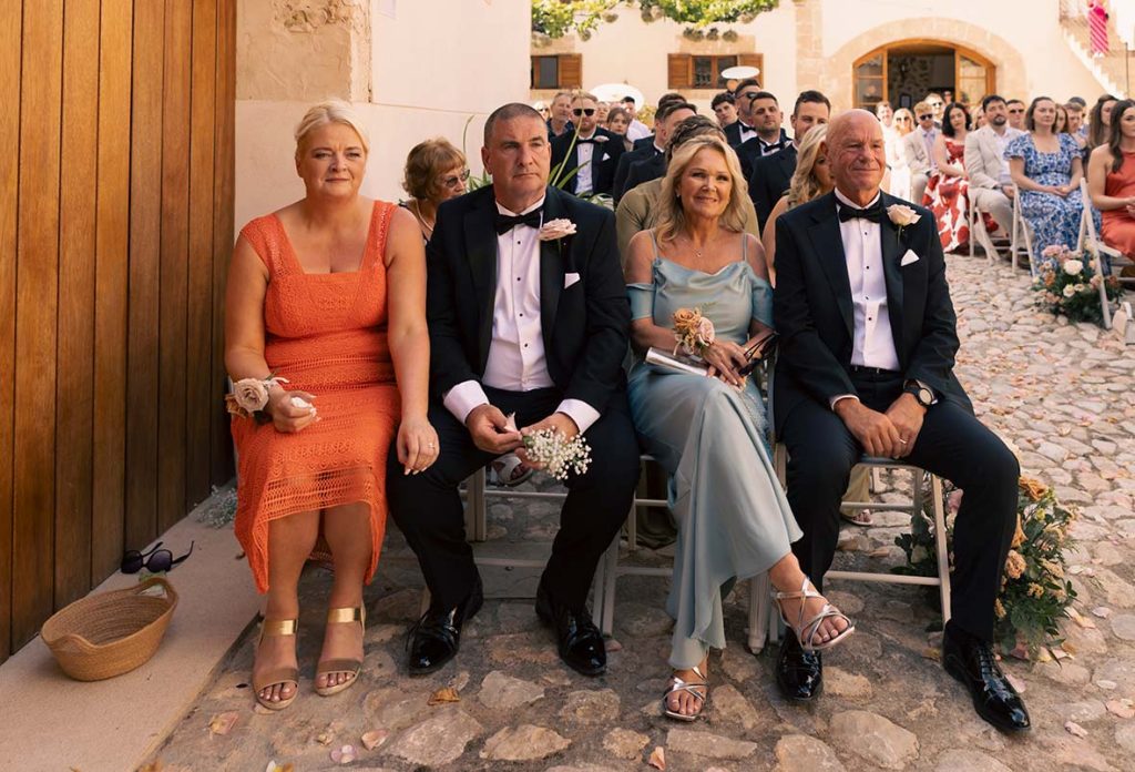 "alt"boda en finca las barracas mallorca invitados familia"