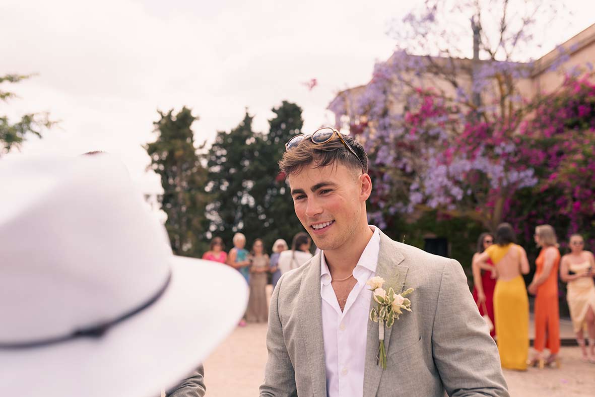 "alt"fotografo de boda lgtb en mallorca hermano novia"