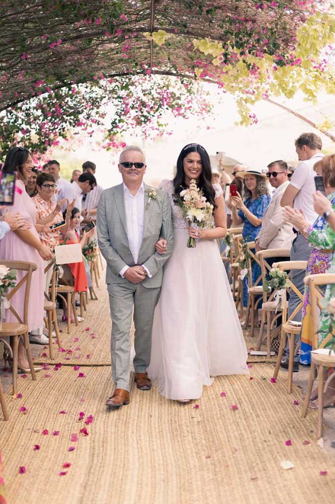 "alt"fotografo de boda lgtb en mallorca entrada padre"