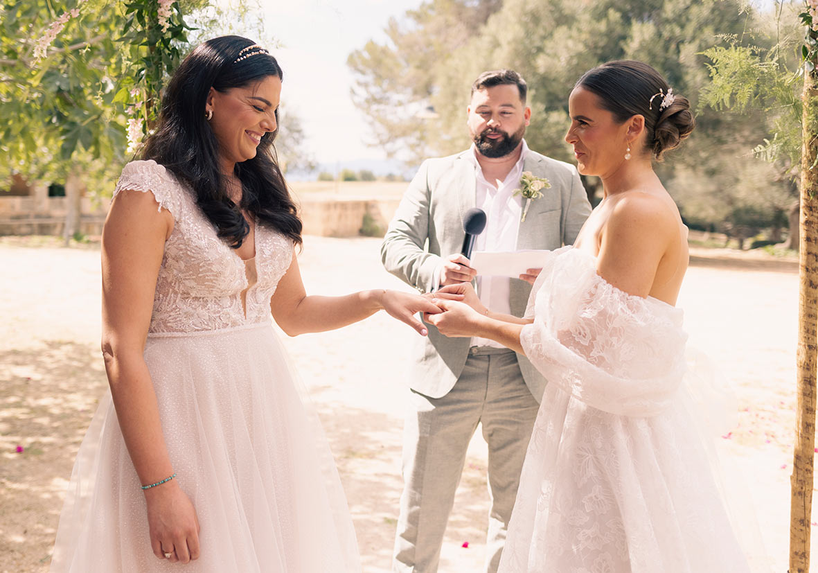 "alt"fotografo de boda lgtb en mallorca anillos"