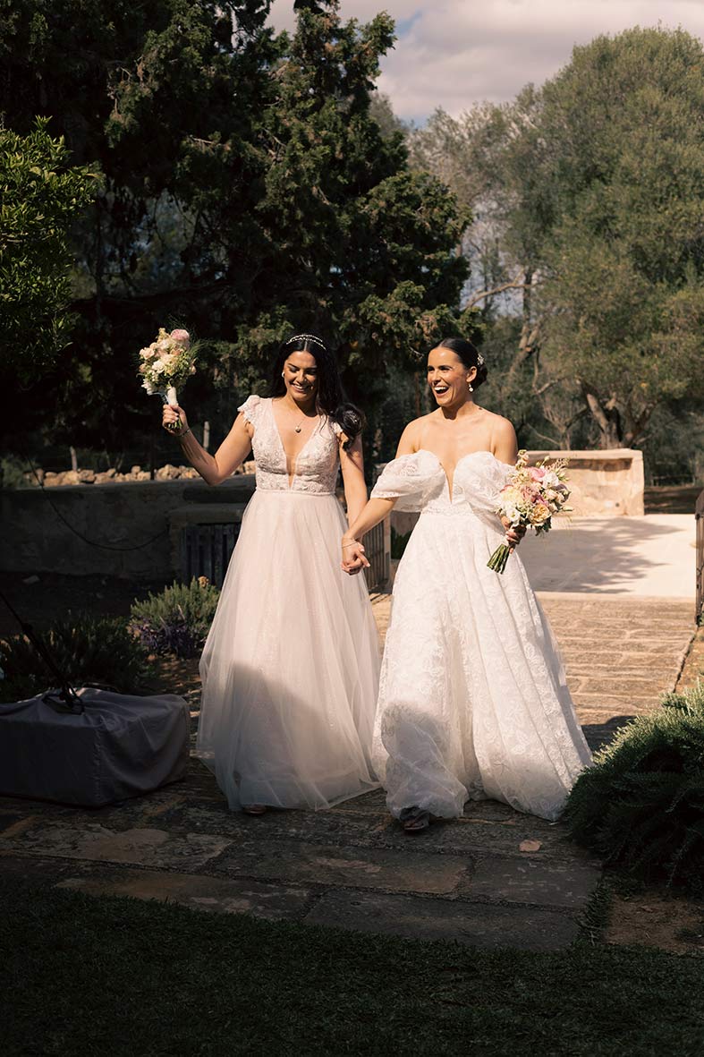 "alt"fotografo de boda lgtb en mallorca entrada aperitivo"