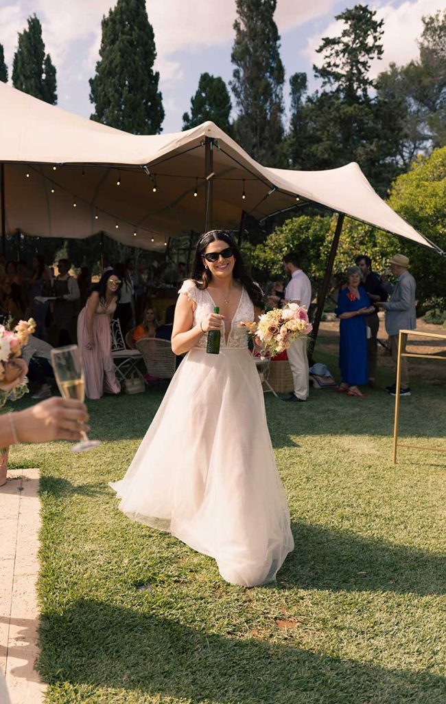 "alt"fotografo de boda lgtb en mallorca novia irlandesa"