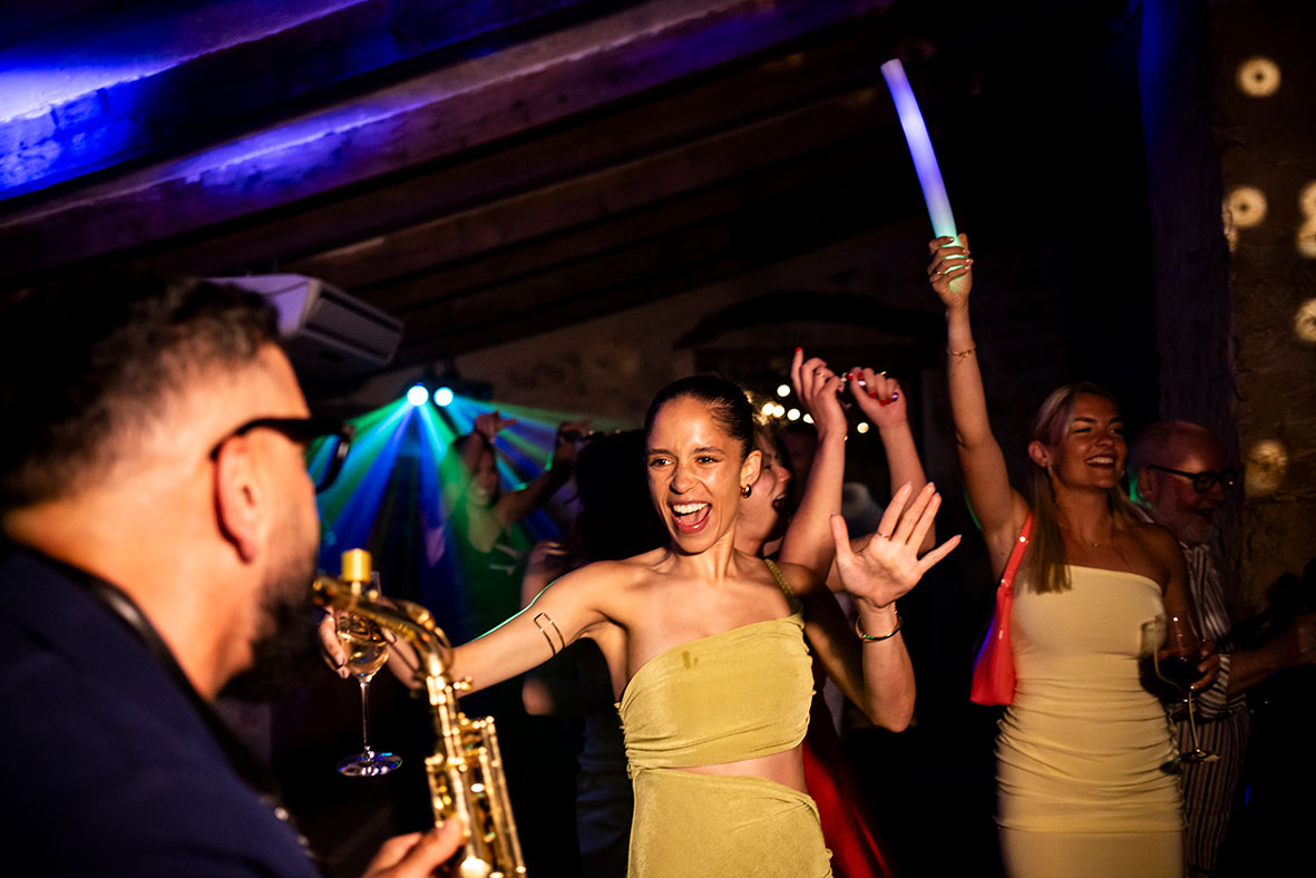 "alt"fotografo de boda lgtb en mallorca invitada disco"