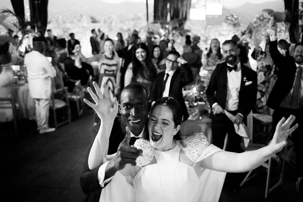 "alt"fotografo de boda en españa entrada banquete"