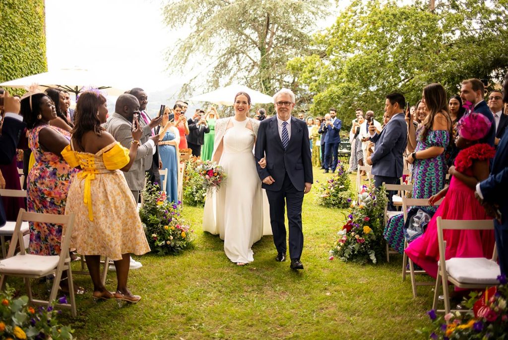 "alt"fotografo de boda en españa entrada novia"