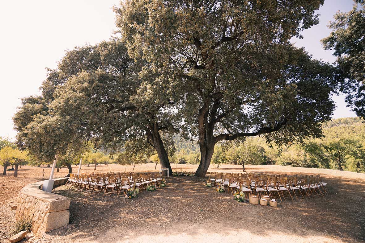 "alt"luxury wedding mallorca finca son togores ceremony"