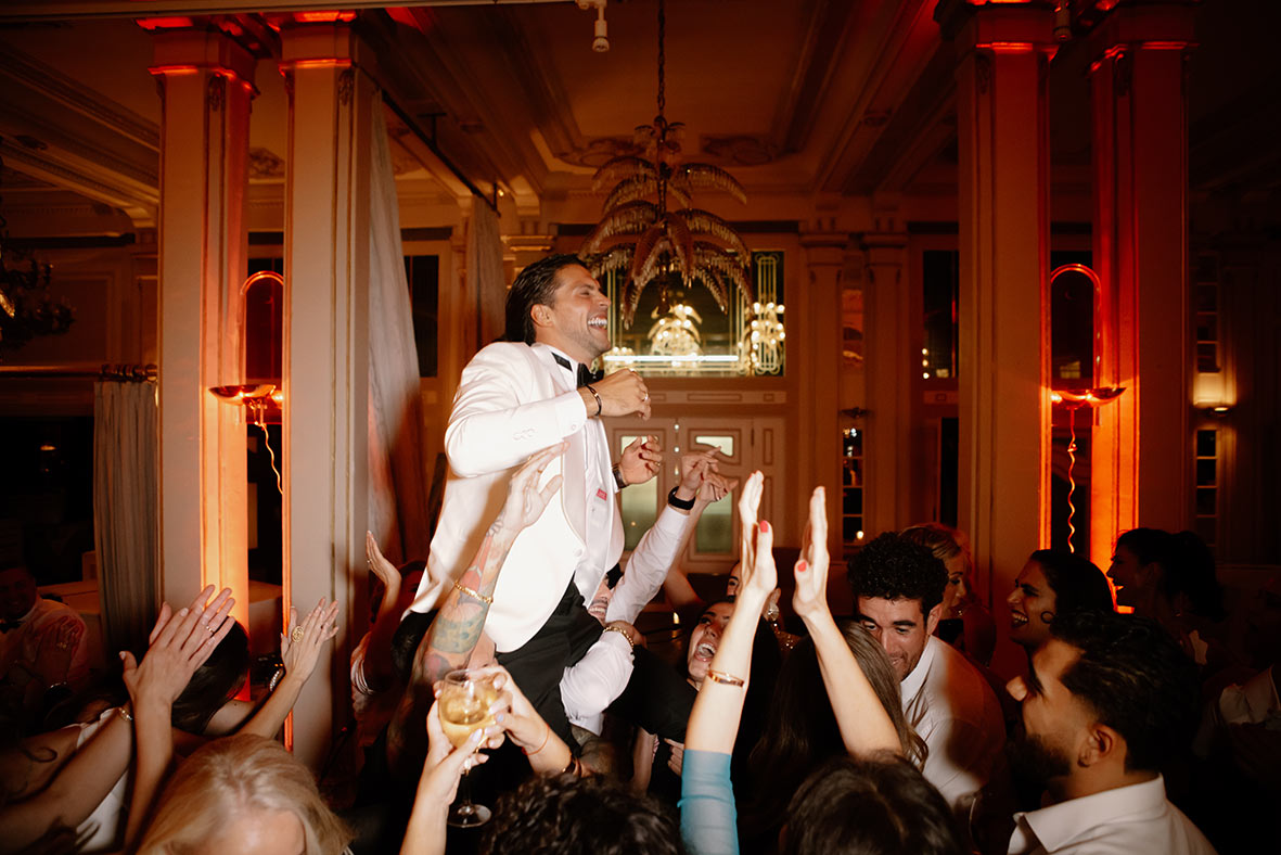 "alt"wedding photographer mallorca groom in shoulders"