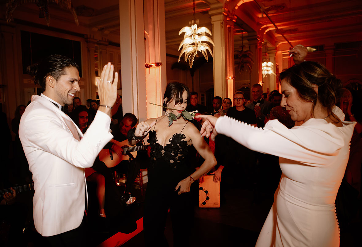 "alt"wedding photographer mallorca dancing flamenco"